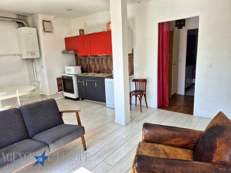 APPARTEMENT F3 EN BON ETAT (54 m²) - VICHY CENTRE