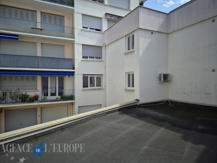 APPARTEMENT F2 bis / F3 TRES BON ETAT + CAVE - COEUR DE VILLE
