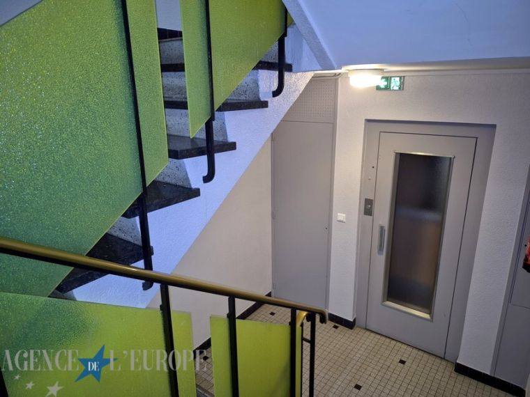 APPARTEMENT F2 bis / F3 TRES BON ETAT + CAVE - COEUR DE VILLE