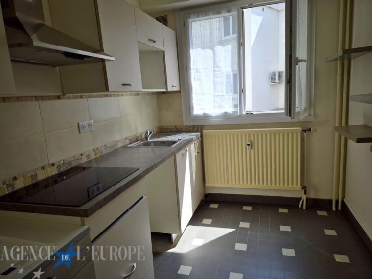 APPARTEMENT F2 bis / F3 TRES BON ETAT + CAVE - COEUR DE VILLE