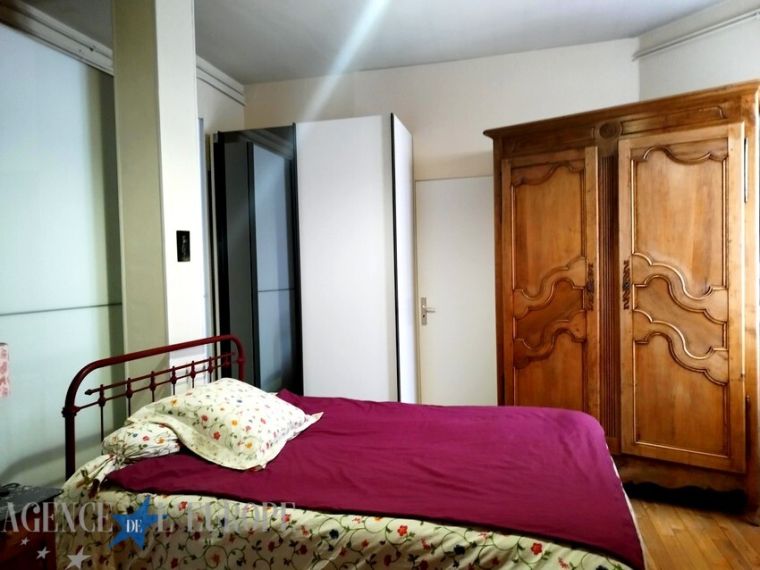 Appartement deux pièces (52 M²)- loué 640 € cc - VICHY COEUR DE VILLE