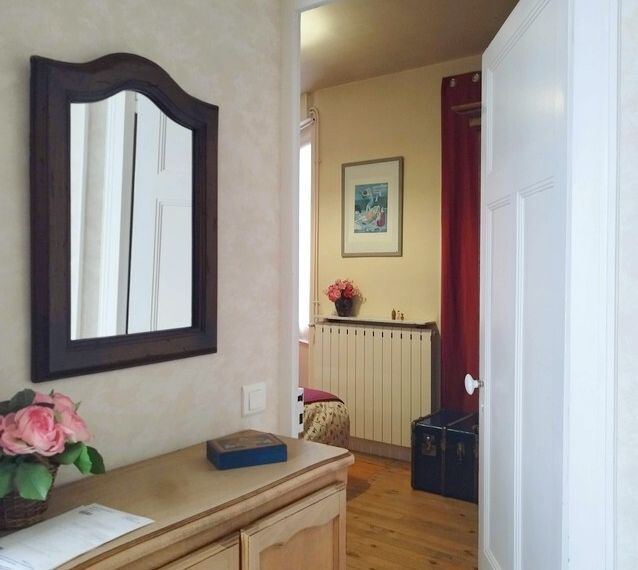 Appartement deux pièces (52 M²)- loué 640 € cc - VICHY COEUR DE VILLE