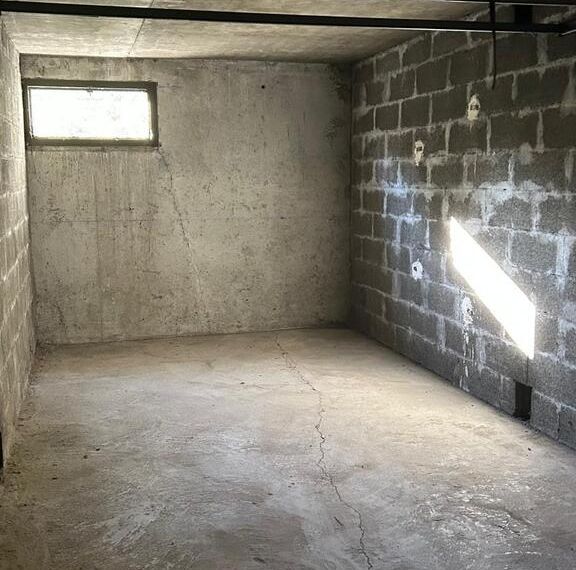 Au centre de Cusset garage dans copropriété