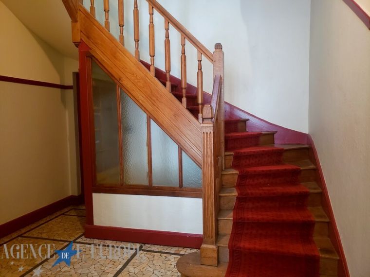 Atypique et lumineux – 4 pièces de 97 m² en dernier étage avec cave