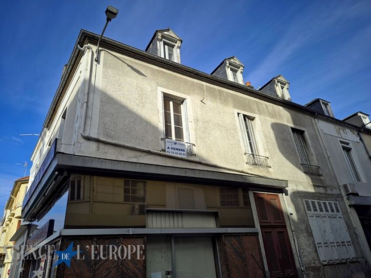 IMMEUBLE DE RAPPORT MIXTE (LOCAL + APPARTEMENTS) - VICHY CENTRE