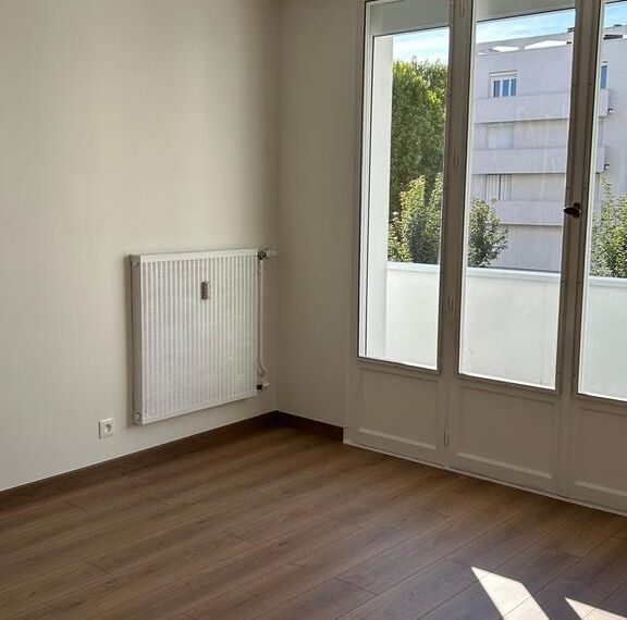 Cusset centre T2 entièrement refait à neuf