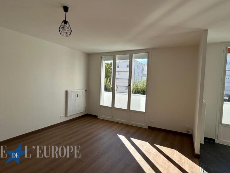 Cusset centre T2 entièrement refait à neuf