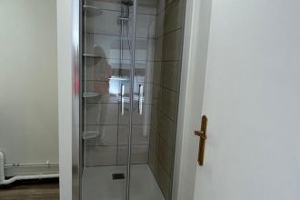 Cusset centre T2 entièrement refait à neuf