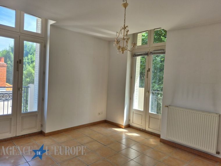 Appartement familial 6 pièces - 116 m² - balcons, cave - Vichy Thermal
