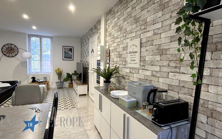 Appartement F2 rénové, équipé, meublé et + garage - Vichy résidentiel