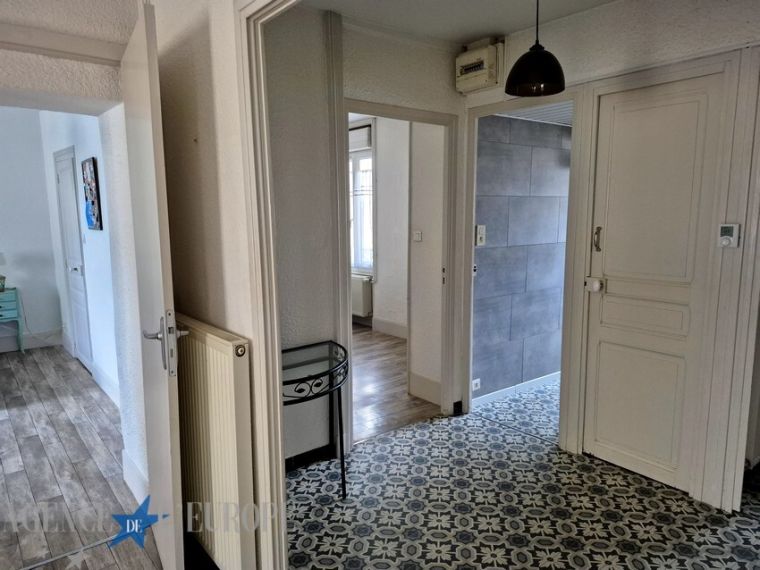 Appartement F3 en tbé de 63 m² habitables loué 600 € cc - Vichy centre