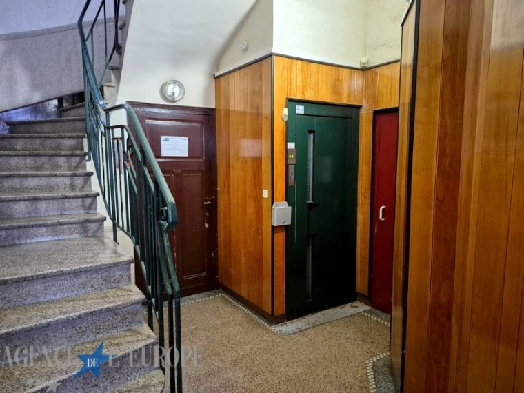 APPARTEMENT DEUX PIECES (MEUBLE) EN BON ETAT AVEC BALCON - VICHY 4 CHEMINS