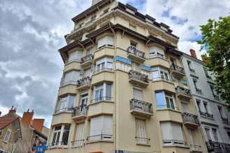 APPARTEMENT DEUX PIECES (MEUBLE) EN BON ETAT AVEC BALCON - VICHY 4 CHEMINS